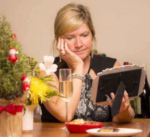   22. 12. 22.  
 Duelo en Navidad 